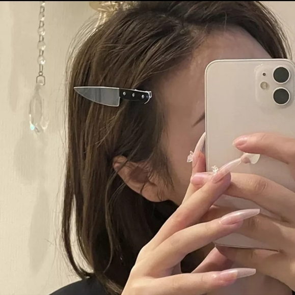 2 Butcher Knife Hairclips - Picture 9 of 16